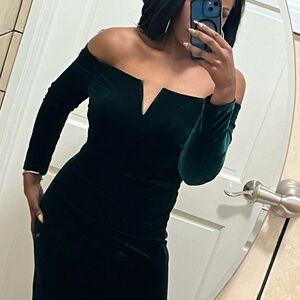 Elegant Off-Shoulder Velvet Dress